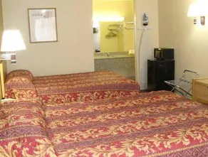 Texan Inn and Suites Monahans - Image 2