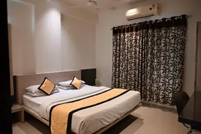 Hotel Shradha Saburi Palace - Image 2