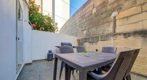 St Julian's Unique 3-bedroom Apartments and Penthouse with Jacuzzi - Image 5