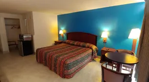 Relax Inn Silver Springs - Image 2