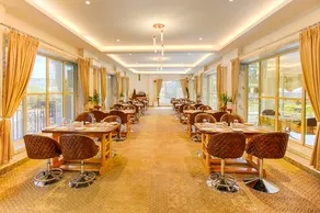 La Nicholas Lake View by Summit Hotels - Image 2