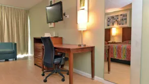 Red Carpet Inn - Image 2