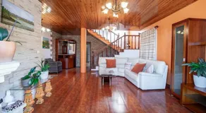 Casa Central - Peceful Mountain Retreat in Calheta - Image 3