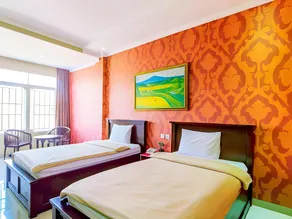 Albis Hotel - Image 2