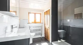 Host & Stay - The Willows - Image 2