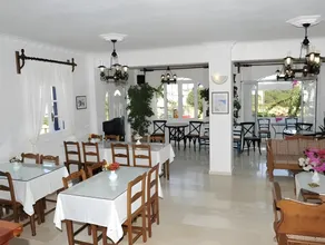 Proteas Hotel - Image 5