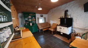 CherryTreeCottage - Cosy 19thCentury Pet Friendly - Image 3