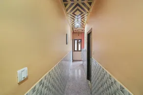 Hotel O Royal Inn - Image 5