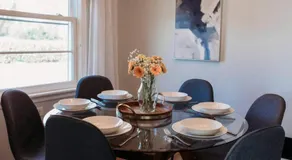 Style Meets Comfort in Beautiful Design - Image 3