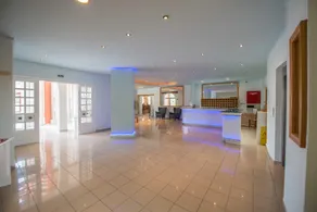 Silver Beach Hotel and Annexe Apartments - Image 3