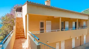 Appartement chaleureux avec terrasse et parking au Lavandou - FR-1-816-2 - Image 3