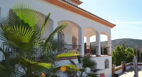 Spacious Villa with Exceptional Views in Malaga - Image 3