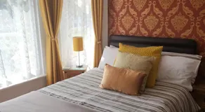 OYO Twins Palms Guest House - Image 2