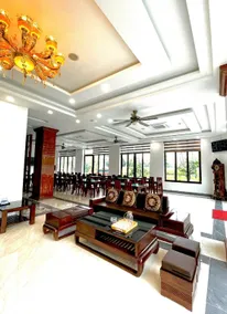 Realux Hotel - Image 2
