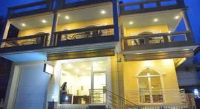 Royal's Studios - Image 2