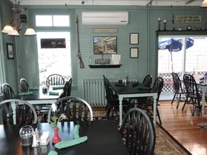 Cafe Drydock & Inn - Image 4