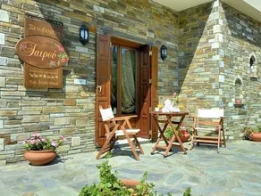Iatrou Guesthouse - Image 3