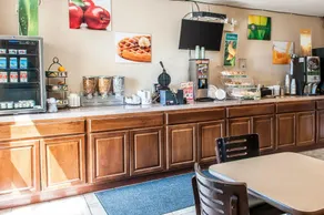 Quality Inn Farmington - Image 4