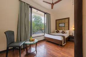 Foxoso The BMK Hotel - Image 2