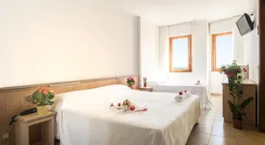 Hotel Esperia - Image 2