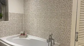 Apartment - Sleeps 2 - Pet friendly - Parking - Image 4