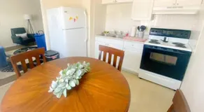 Cozy Two Bedroom Apartment in the City Center - Image 3
