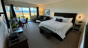 Beachfront King Bed Studio Suite - Image 2