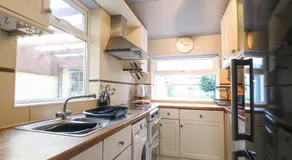 5 Wallace Road - Image 5