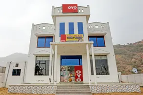 OYO Brothers Hotel - Image 2