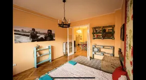 Best Location cosy Art flat - Image 5