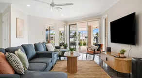 Topsail Tides Absolute Canal Waterfront Banksia Beach - Image 2