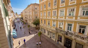 Cosy&Lux on main square, Korzo Rijeka - Image 4