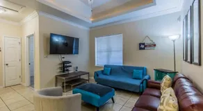 Ground Floor Apartment with Pool Walk to Beach - Image 2