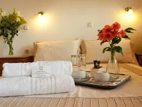 Jo Marinis Rooms - Image 4