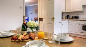 Grange House with Free Parking, Garden, Superfast Wifi and Smart TVs with Netflix by Yoko Property - Image 5