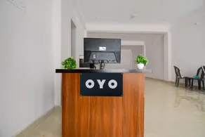 SPOT ON by OYO Hotel Happy Stay - Image 3