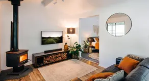 Mystwood Spa Cabins - Image 2