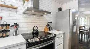 Renovated private in the heart of Old Town Scottsdale, pool & hot tub, outdoor bar & kitchen, walk to shops & bars - Image 2