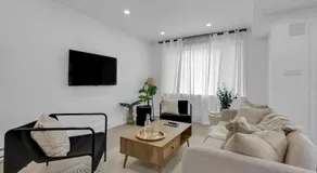 Modern 2BR Apt Near Downtown Ottawa FREE PARKING - Image 5