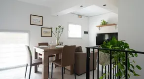 The Shoebox -Stylish & Cosy House - Image 4