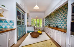 A REAL OASIS IN COLONIAL STYLE - Image 2