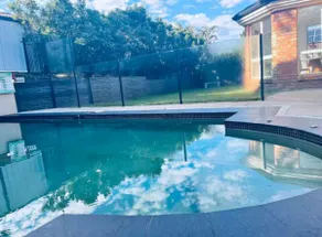 Carindale family home, private pool, leisure accommodation - Image 5