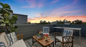 Downtown Oasis Rooftop with Skyline View - Image 5