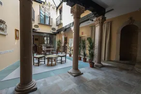 Hotel Boutique Casón De Los López - Image 5