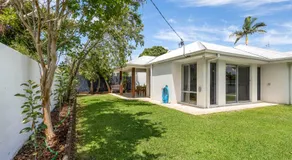 Mooloolaba Parkway Palms Spacious 3BR with Patio & BBQ Pet-Friendly near the Beach - Image 5