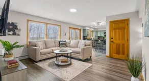 40 Spacious Sleek Cozy - Image 3