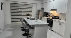 First Class Ensuite Room - Image 2