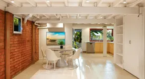 Greenslopes Retreat Stylish Stay near Hospital - Image 4