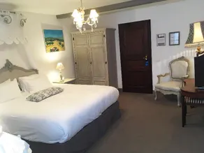 Hotel The Originals Domaine de Beaupre - Room Service Disponible - Image 1