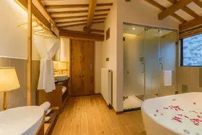 Wang's Daming Mansion B&B - Image 3